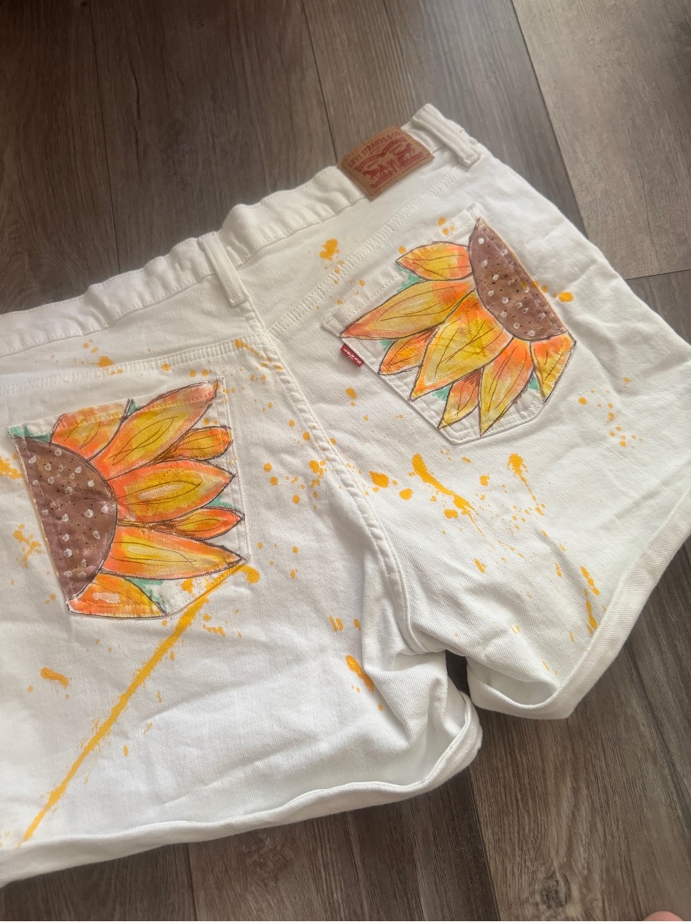 Custom Hand-Painted Levi's Shorts Sunflower Wearable Art Streetwear Size 12 - 33 - Picture 4 of 10